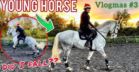 RIDING A FRIEND’S YOUNG HORSE FOR THE FIRST TIME | Vlogmas Day 3